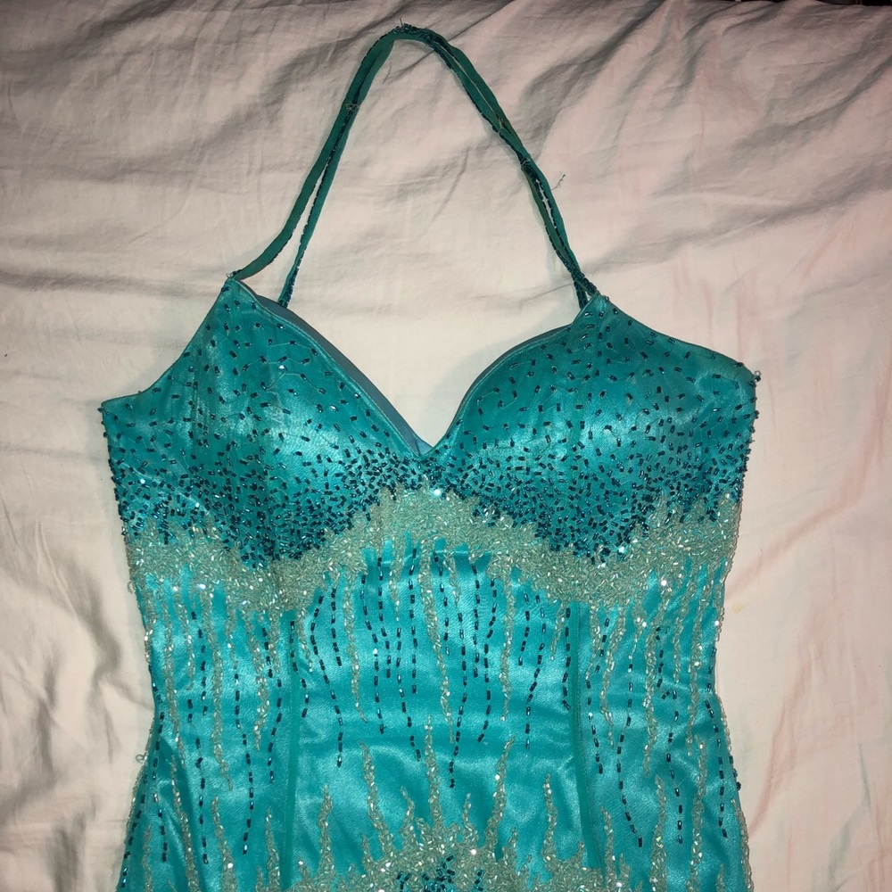 Prom dress - Picture 2 of 5